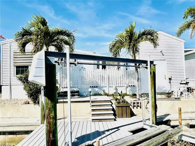 3064 Sloop Ln, St. James City, Florida 33956