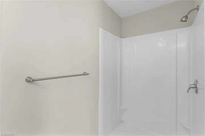 owner's ensuite bathroom