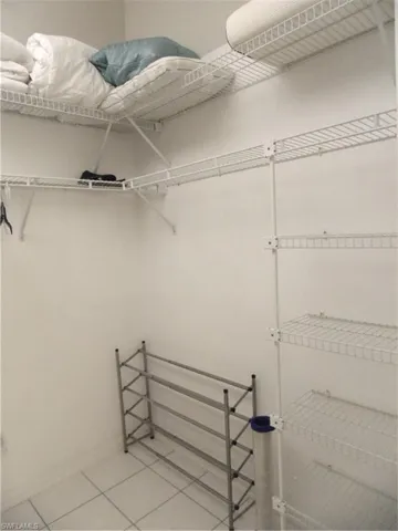 Master bedroom - walk in closet