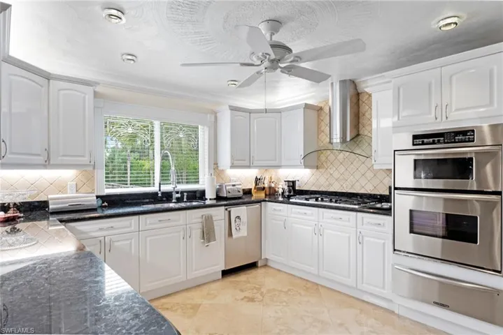 Gourmet Kitchen
