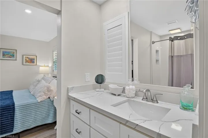 Guest bath.