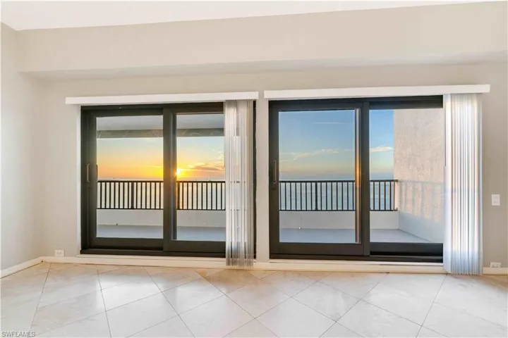 645  La Peninsula  BLVD, Naples, FL 34113