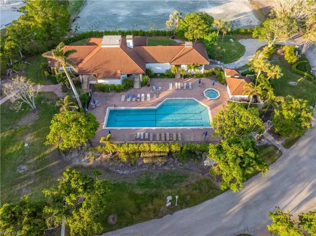 645  La Peninsula  BLVD, Naples, FL 34113