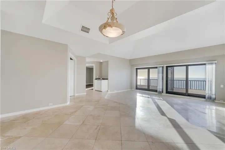 645  La Peninsula  BLVD, Naples, FL 34113