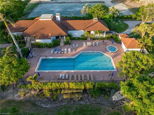 645  La Peninsula  BLVD, Naples, FL 34113