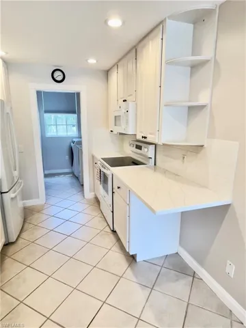5669 Cove Cir, Naples, Florida 34119
