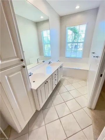 MASTER ENSUITE