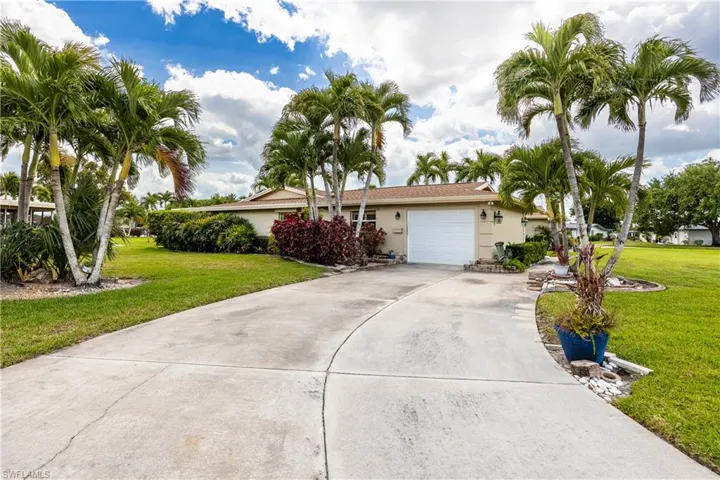 1460 Tredegar Dr, Fort Myers, Florida 33919