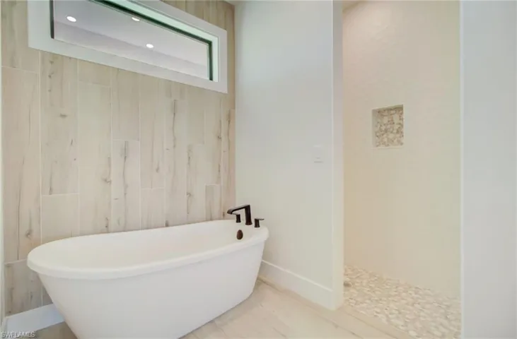 1028 NW 35th  AVE, Cape Coral, FL 33993