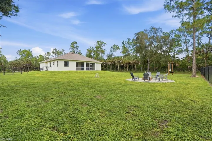 1264 14th Ave Ne, Naples, Florida 34120