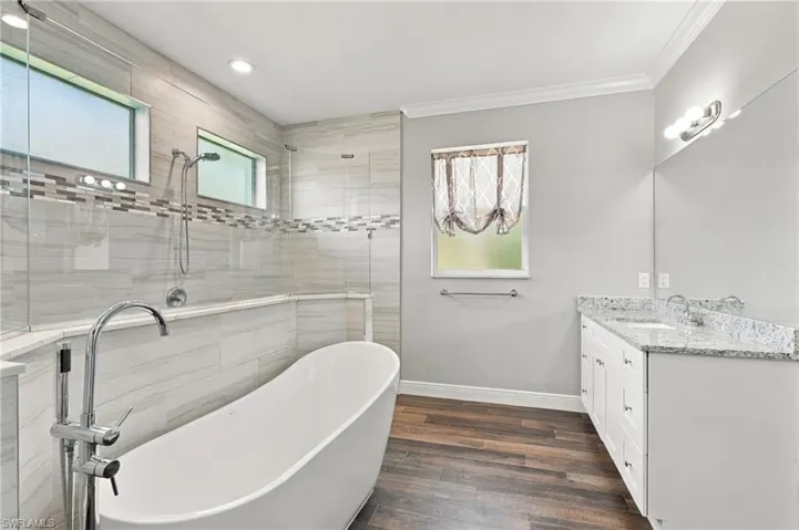 1264 14th Ave Ne, Naples, Florida 34120