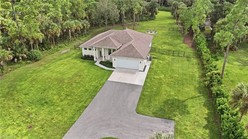 1264 14th Ave Ne, Naples, Florida 34120