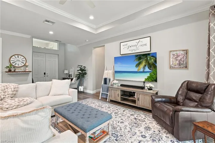 1264 14th Ave Ne, Naples, Florida 34120
