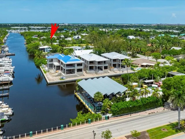 2977 Poplar St, Naples, Florida 34112