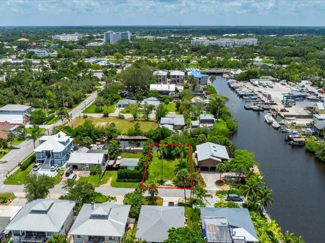 2977 Poplar St, Naples, Florida 34112