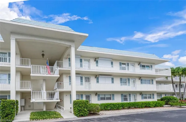 View of apartment building / complex