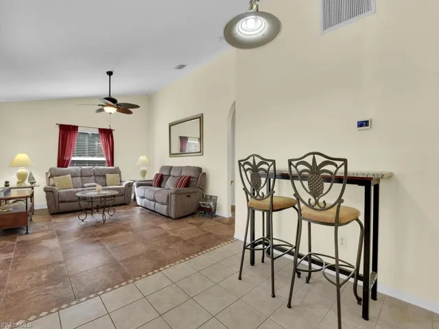 Breakfast Nook & Family Room