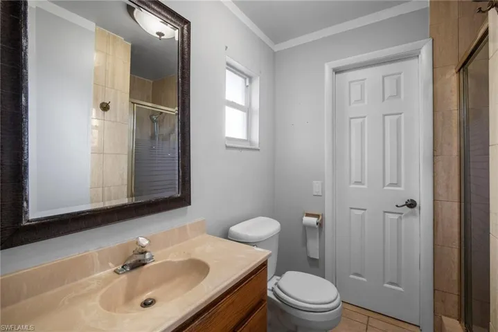 Ensuite bathroom.