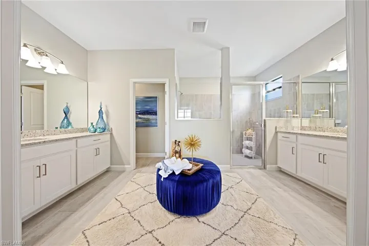 17711  Saddleback  LOOP, North Fort Myers, FL 33917