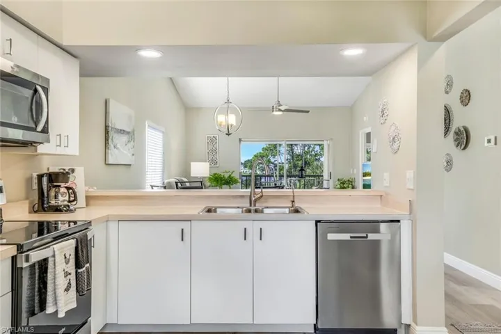 7360 Glenmoor Ln 4301, Naples, Florida 34104