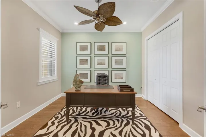 This is the 4th bedroom but they have it set up as an office
