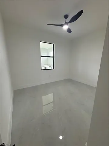 Empty room with ceiling fan