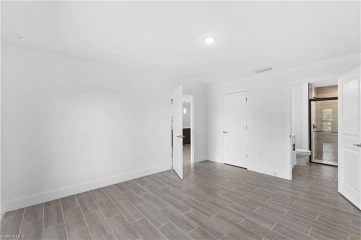 377/379  Carrillon S AVE, Lehigh Acres, FL 33974