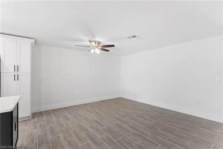 377/379  Carrillon S AVE, Lehigh Acres, FL 33974
