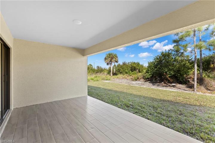 377/379  Carrillon S AVE, Lehigh Acres, FL 33974