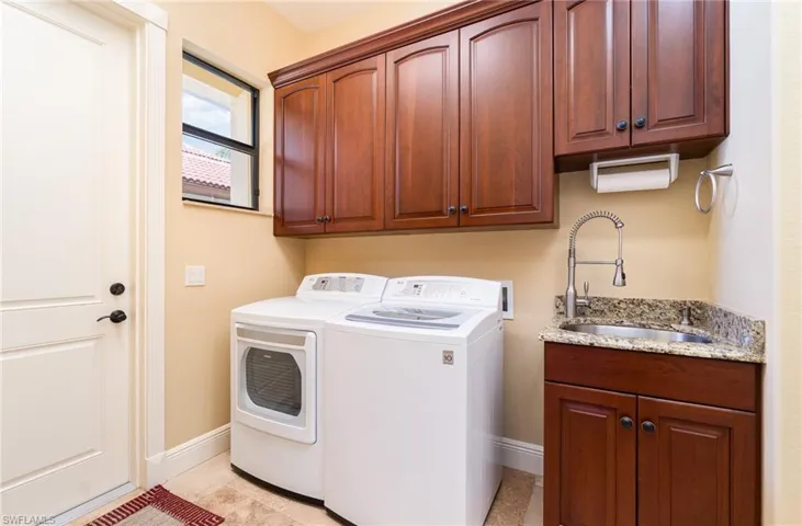 Laundry room with undermount sink