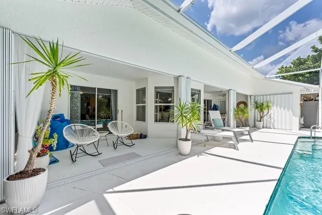 Fabulous outdoor living!!