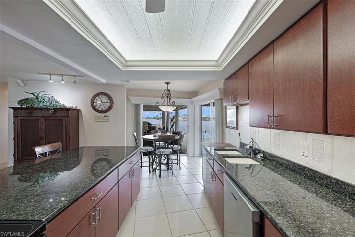 21' long kitchen