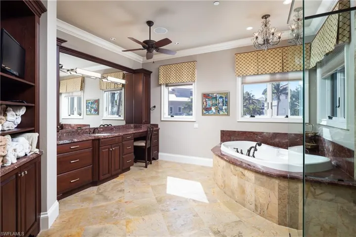 101 Jumento Cay Ln, Bonita Springs, Florida 34134