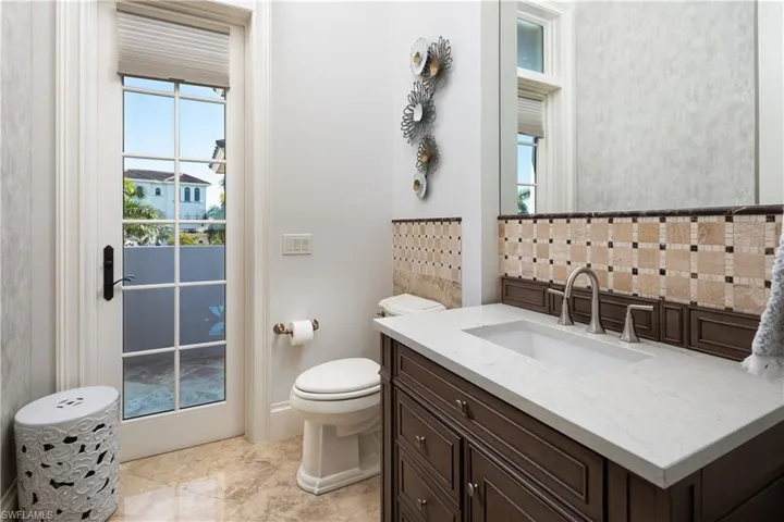 101 Jumento Cay Ln, Bonita Springs, Florida 34134