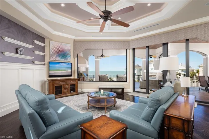 101 Jumento Cay Ln, Bonita Springs, Florida 34134