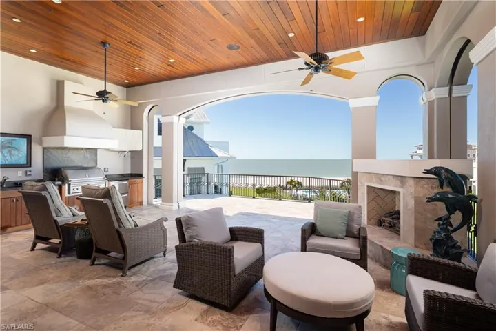 101 Jumento Cay Ln, Bonita Springs, Florida 34134