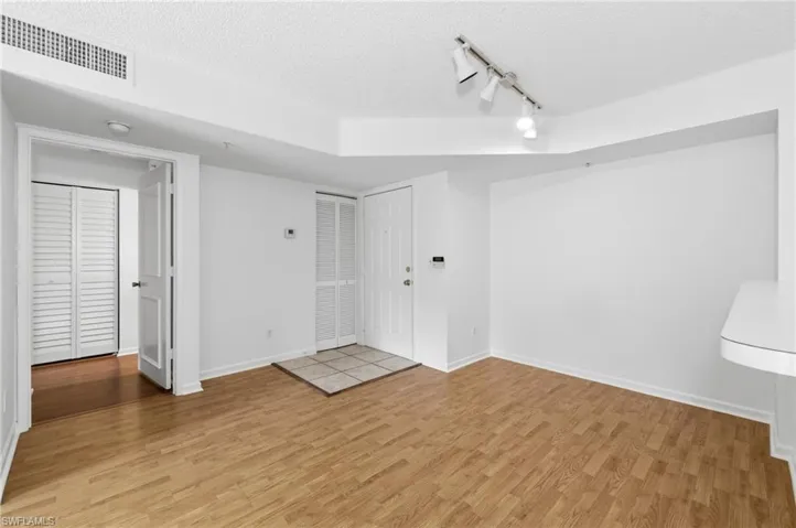 Dining Room / Entry