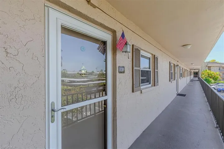 5483  Rattlesnake Hamm  RD, Naples, FL 34113