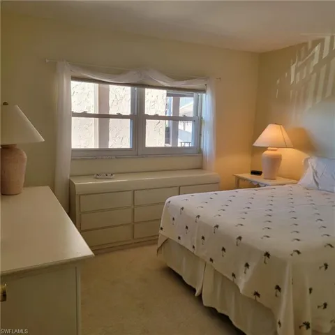 5483  Rattlesnake Hamm  RD, Naples, FL 34113