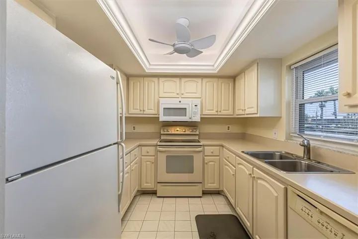 5483  Rattlesnake Hamm  RD, Naples, FL 34113
