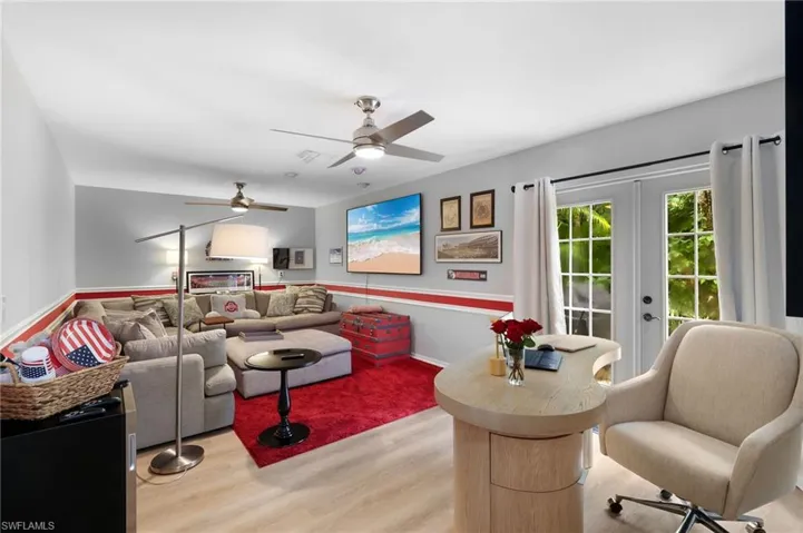 494 Chatham Cir, Naples, Florida 34110