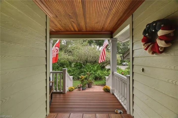 494 Chatham Cir, Naples, Florida 34110