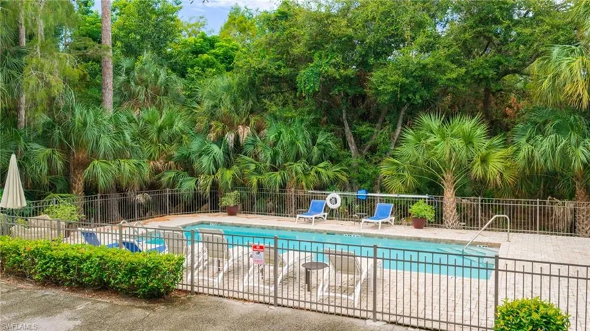 494 Chatham Cir, Naples, Florida 34110