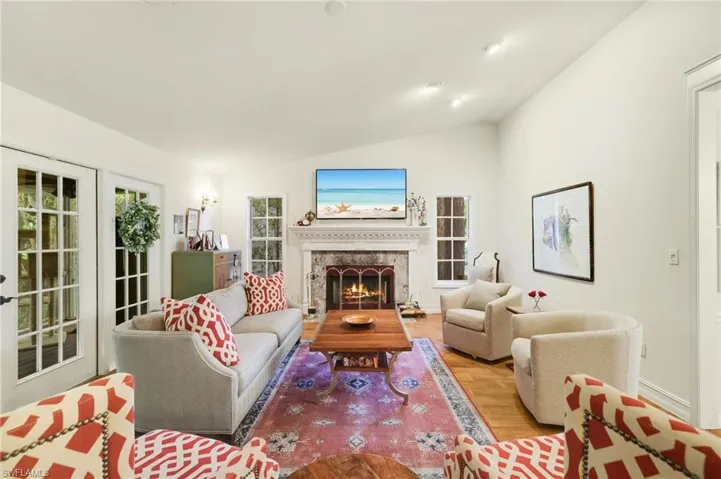 494 Chatham Cir, Naples, Florida 34110