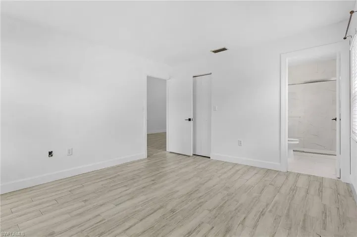 9295  Lake Park  DR, Fort Myers, FL 33919