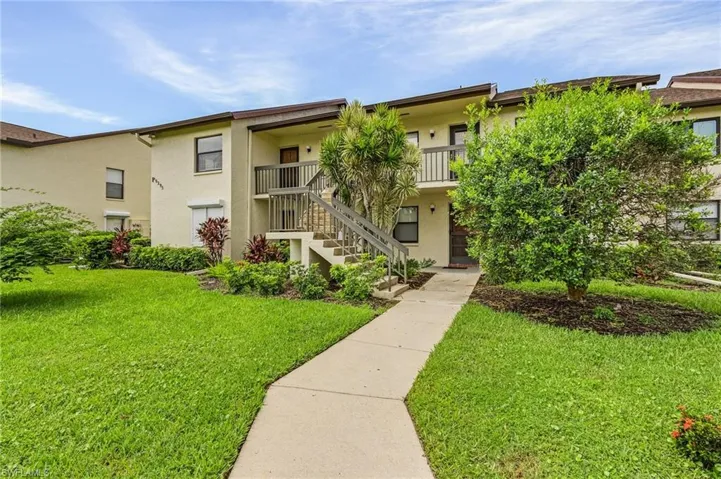 9295  Lake Park  DR, Fort Myers, FL 33919