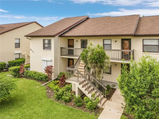 9295  Lake Park  DR, Fort Myers, FL 33919