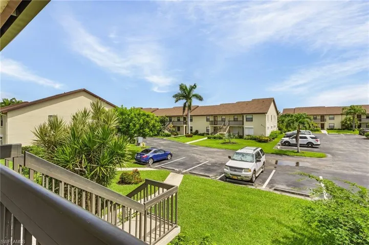 9295  Lake Park  DR, Fort Myers, FL 33919
