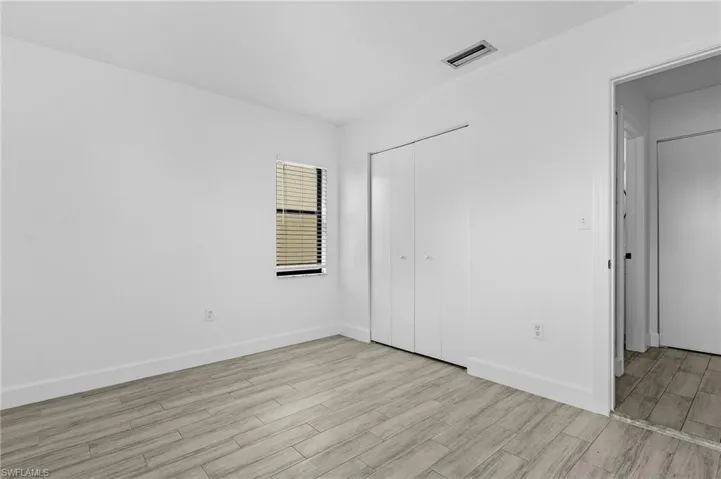 9295  Lake Park  DR, Fort Myers, FL 33919