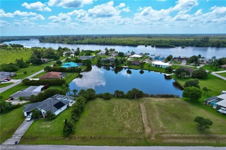 17091  Waters Edge  CIR, North Fort Myers, FL 33917